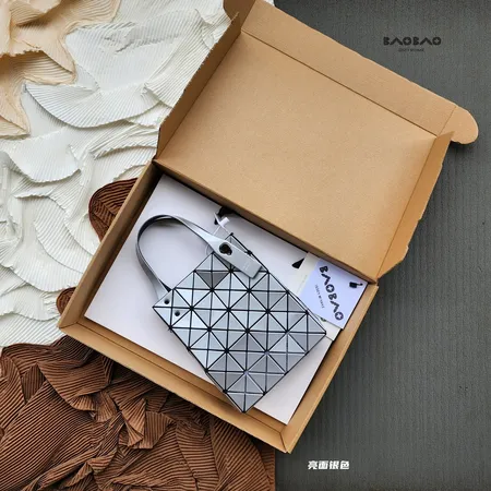 イッセイ ミヤケ ハンドバッグ