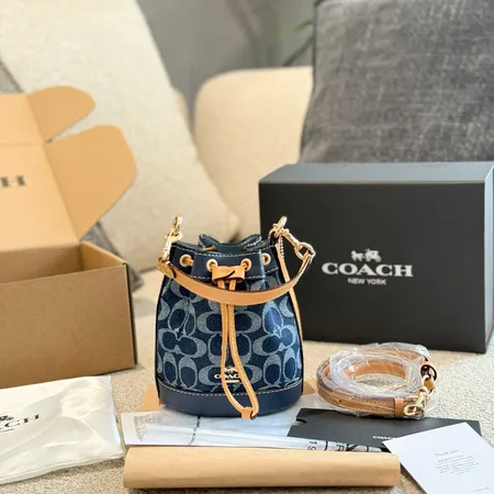 フェンディ ハンドバッグ