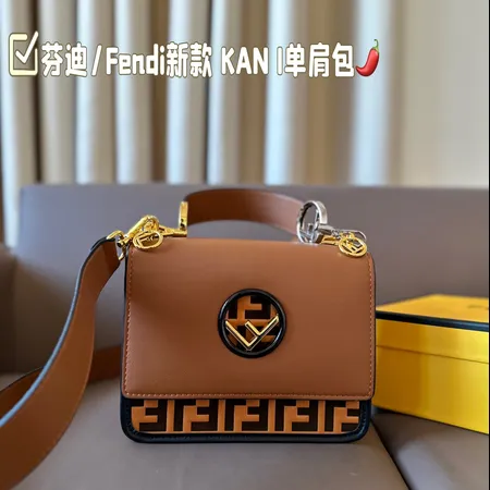 フェンディ ショルダーバッグ