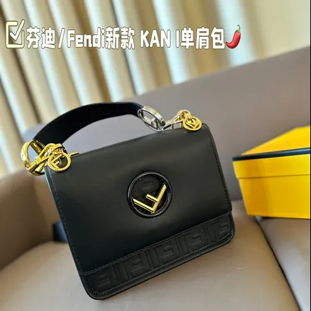 フェンディ ショルダーバッグ