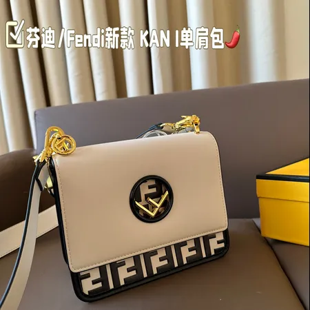 フェンディ ショルダーバッグ