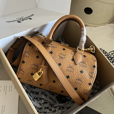 エムシーエム ハンドバッグ