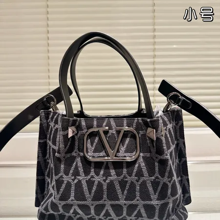 ヴァレンティノ ハンドバッグ