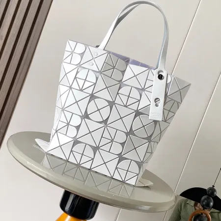 イッセイ ミヤケ ハンドバッグ