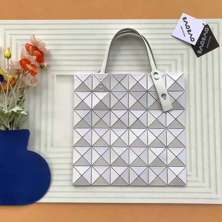 イッセイ ミヤケ ハンドバッグ