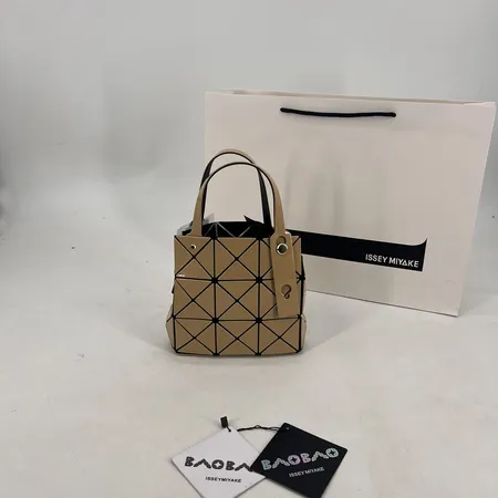 イッセイ ミヤケ ハンドバッグ