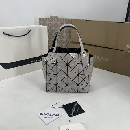 イッセイ ミヤケ ハンドバッグ