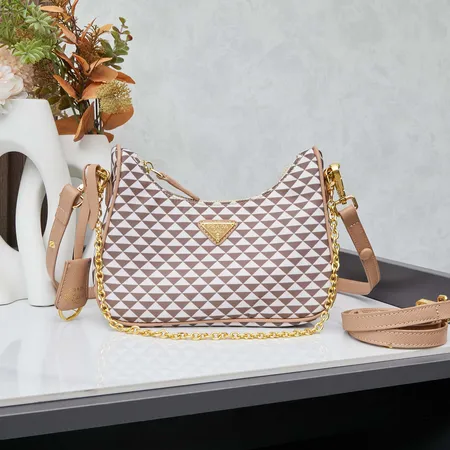 プラダ ショルダーバッグ