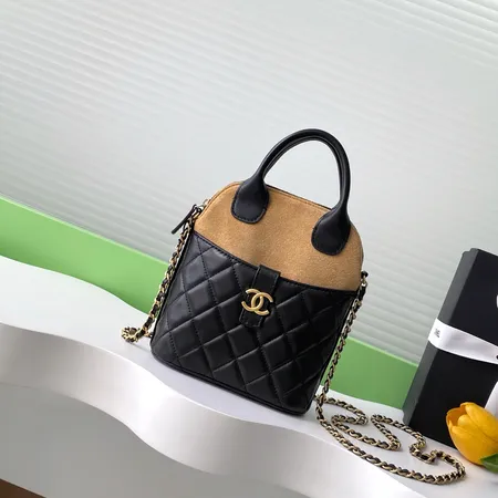 シャネル ハンドバッグ