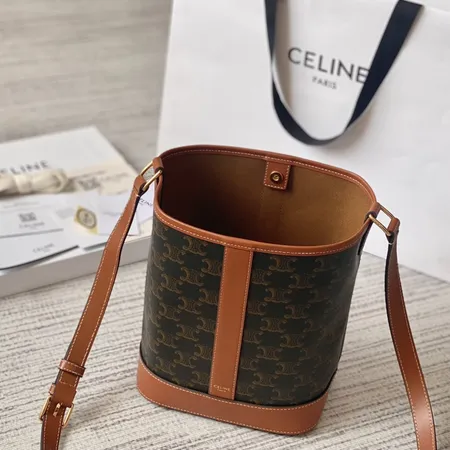 バレンシアガ ショルダーバッグ