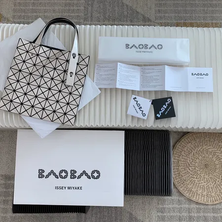 イッセイ ミヤケ ハンドバッグ