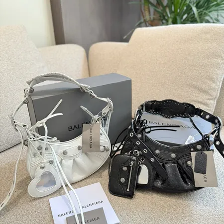 バレンシアガ ショルダーバッグ