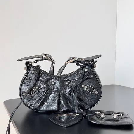 ジバンシィ ショルダーバッグ