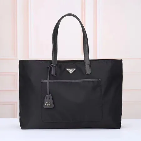 プラダ ハンドバッグ