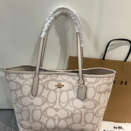 コーチ ハンドバッグ