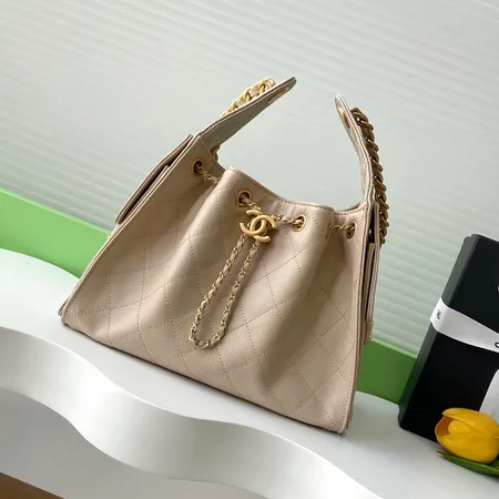 シャネル ハンドバッグ