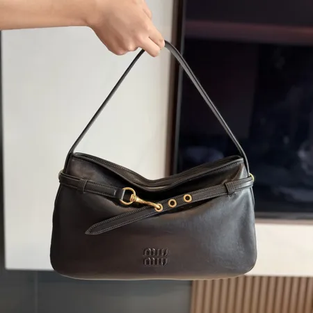 ミュウミュウ ショルダーバッグ