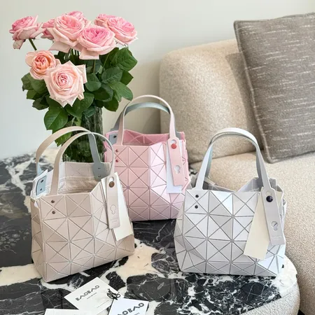 イッセイ ミヤケ ハンドバッグ