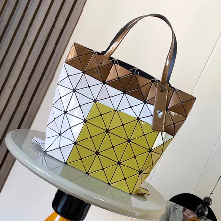 イッセイ ミヤケ ハンドバッグ