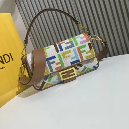 フェンディ ショルダーバッグ