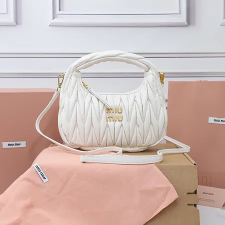ミュウミュウ ハンドバッグ