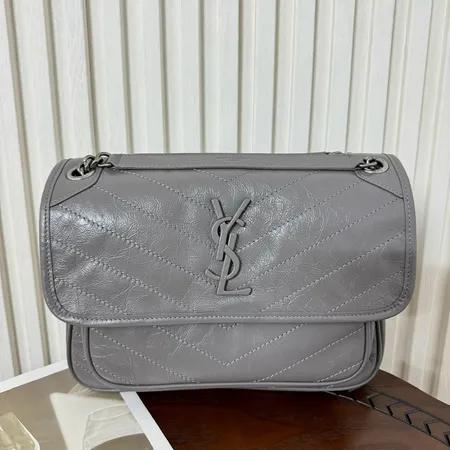 プラダ ショルダーバッグ