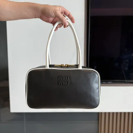 ミュウミュウ ショルダーバッグ