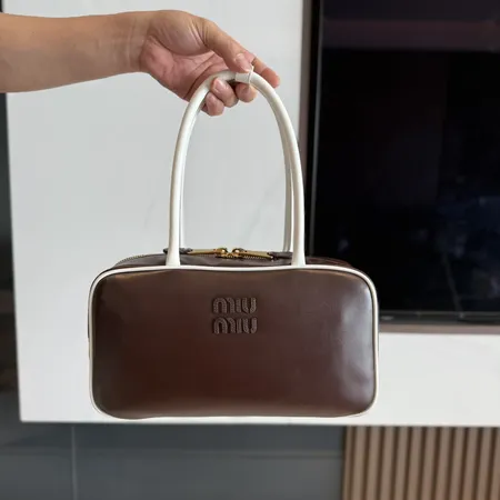 ミュウミュウ ショルダーバッグ