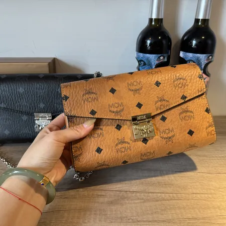 エムシーエム ショルダーバッグ