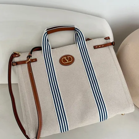 ヴァレンティノ ハンドバッグ