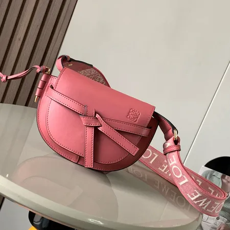 ロエベ ショルダーバッグ