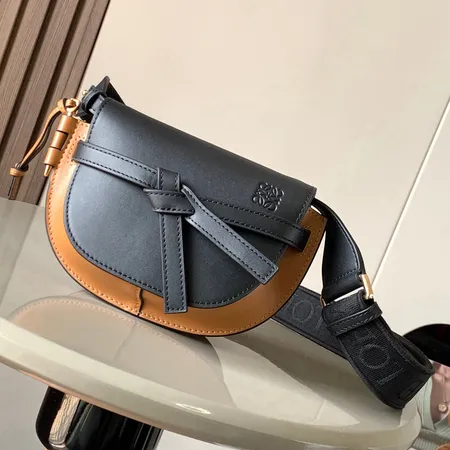 ロエベ ショルダーバッグ