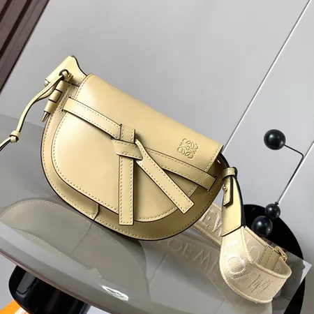 ロエベ ショルダーバッグ