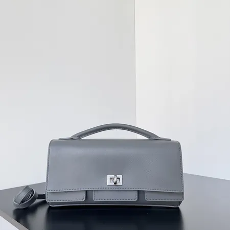 ジバンシィ ショルダーバッグ