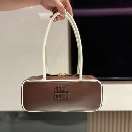 ミュウミュウ ショルダーバッグ