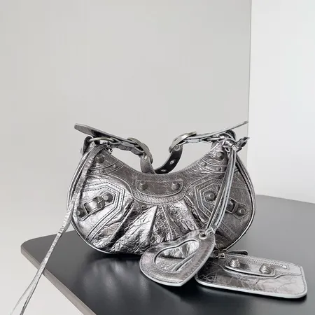 バレンシアガ ショルダーバッグ