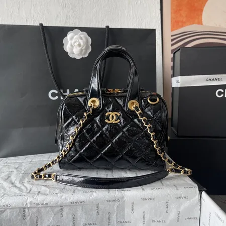 シャネル ショルダーバッグ