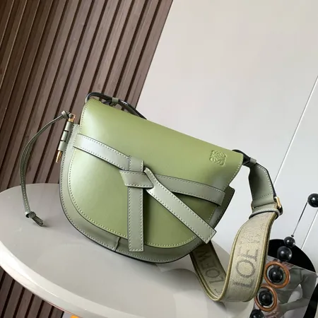 ロエベ ショルダーバッグ