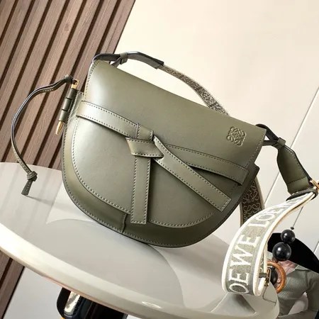 ロエベ ショルダーバッグ