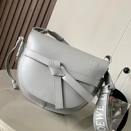 ロエベ ショルダーバッグ