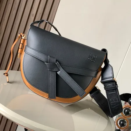 ロエベ ショルダーバッグ