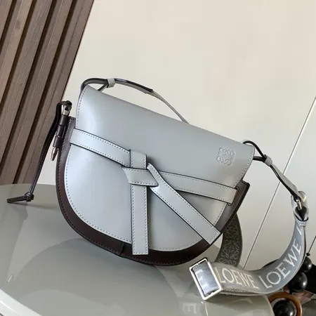 ロエベ ショルダーバッグ