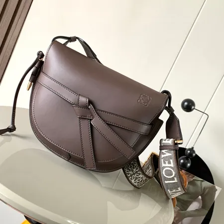 ロエベ ショルダーバッグ