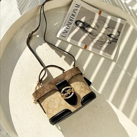 コーチ ハンドバッグ