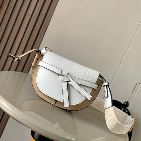 ロエベ ショルダーバッグ