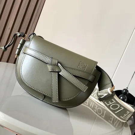 ロエベ ショルダーバッグ