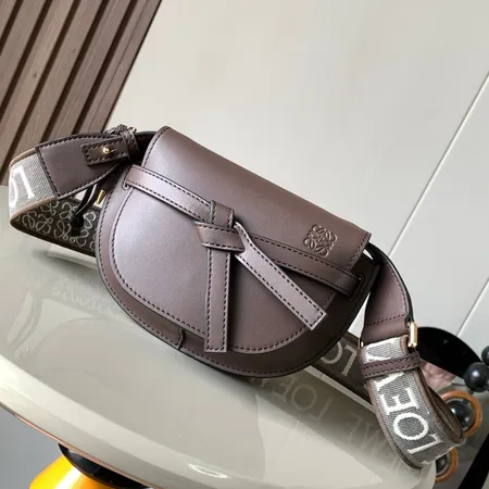 ロエベ ショルダーバッグ