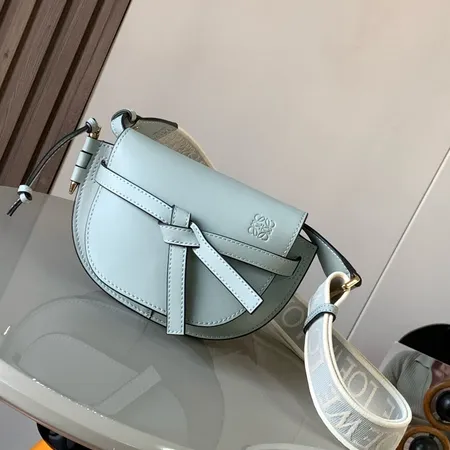 ロエベ ショルダーバッグ