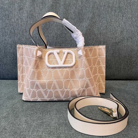 ヴァレンティノ ハンドバッグ