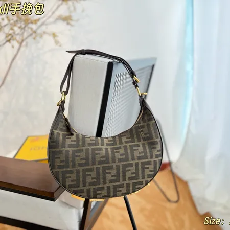 フェンディ ショルダーバッグ